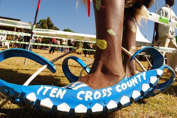 Festivités sur le Cross d'Iten Courir avec les Kényans, d'Adharanand Finn