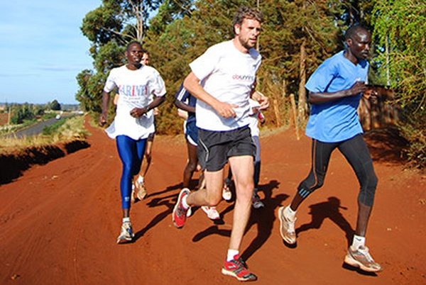 Finn s'entraîne avec les Kényans Courir avec les Kényans, d'Adharanand Finn