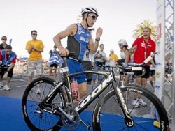Laurent Jalabert avait fini premier de sa catégorie d'âge à l'Ironman de Nice en Juin 2008. Photo AFP