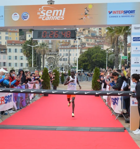 Semi-marathon de Cannes (Semi, 10 km et 5 km) Semi-marathon de Cannes (Semi, 10 km et 5 km)